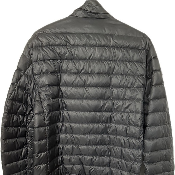 Light weight Black puffer jacket in great shape - Picture 2 of 4